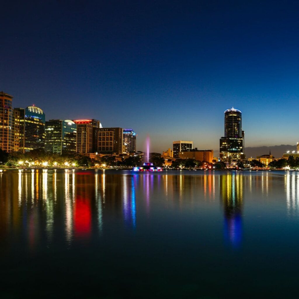 La vida cultural en Orlando por la noche