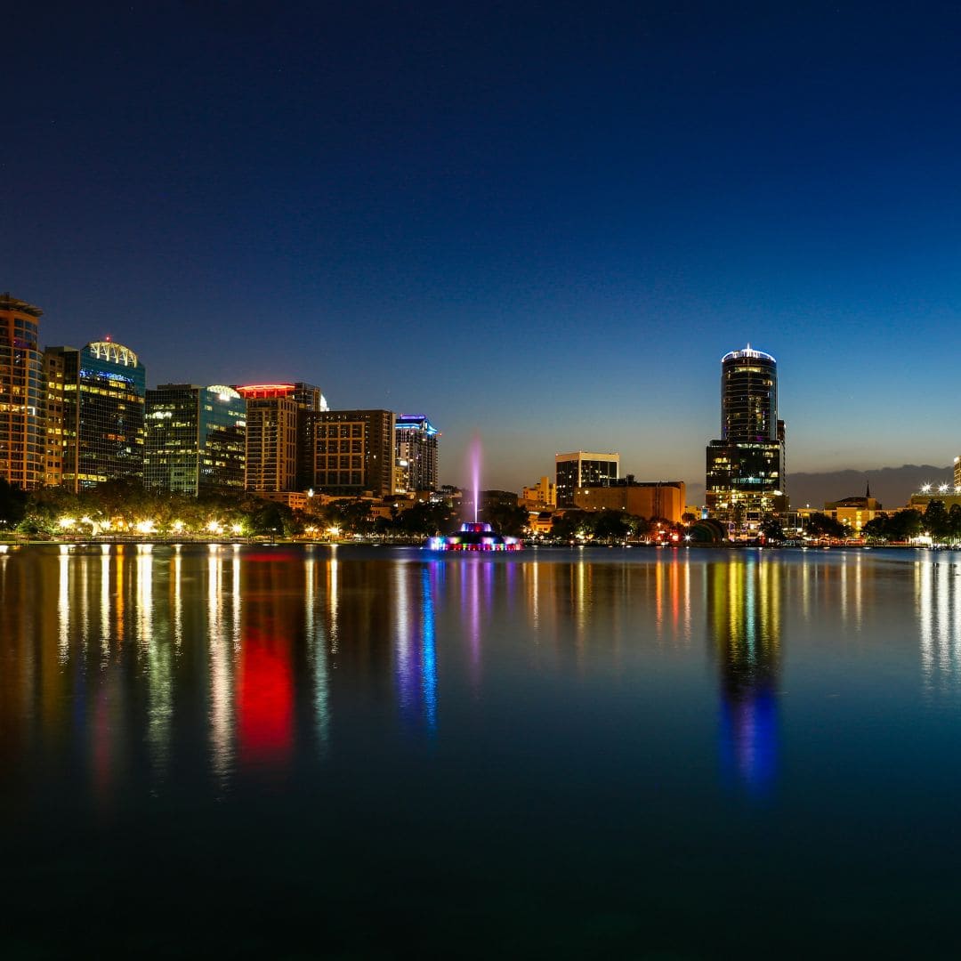 La vida cultural en Orlando por la noche