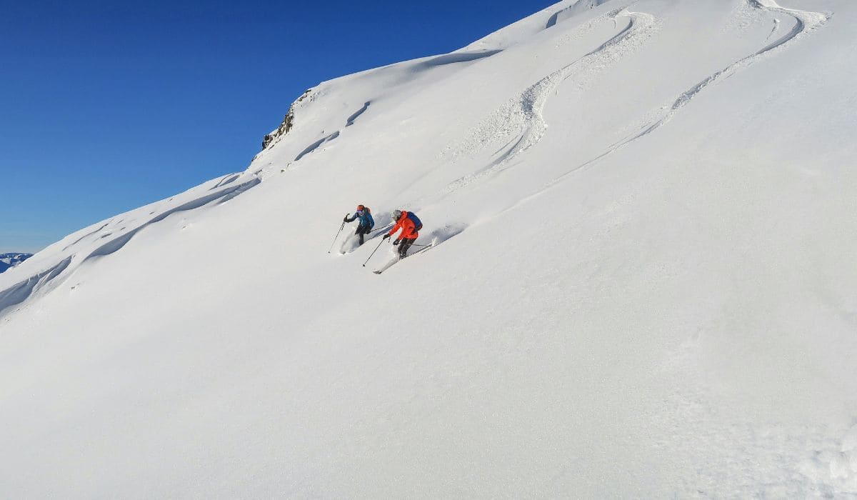 Pareja esquiando es Ushuaia
