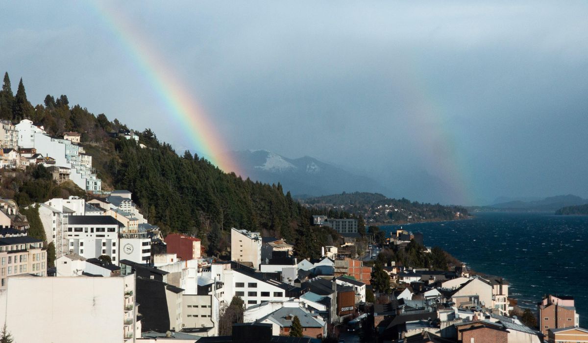 Un arcoiris sobre Bariloche